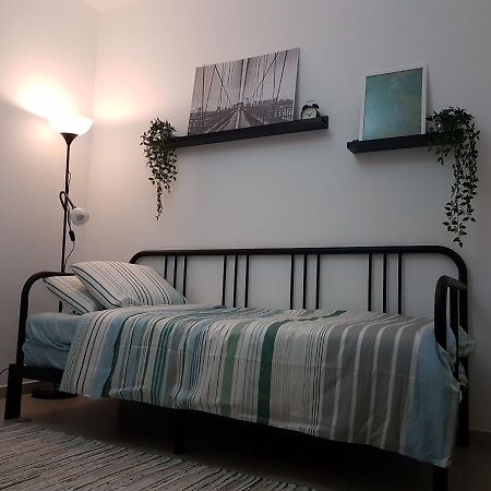 Private Bed/Bathroom In Netanya Extérieur photo