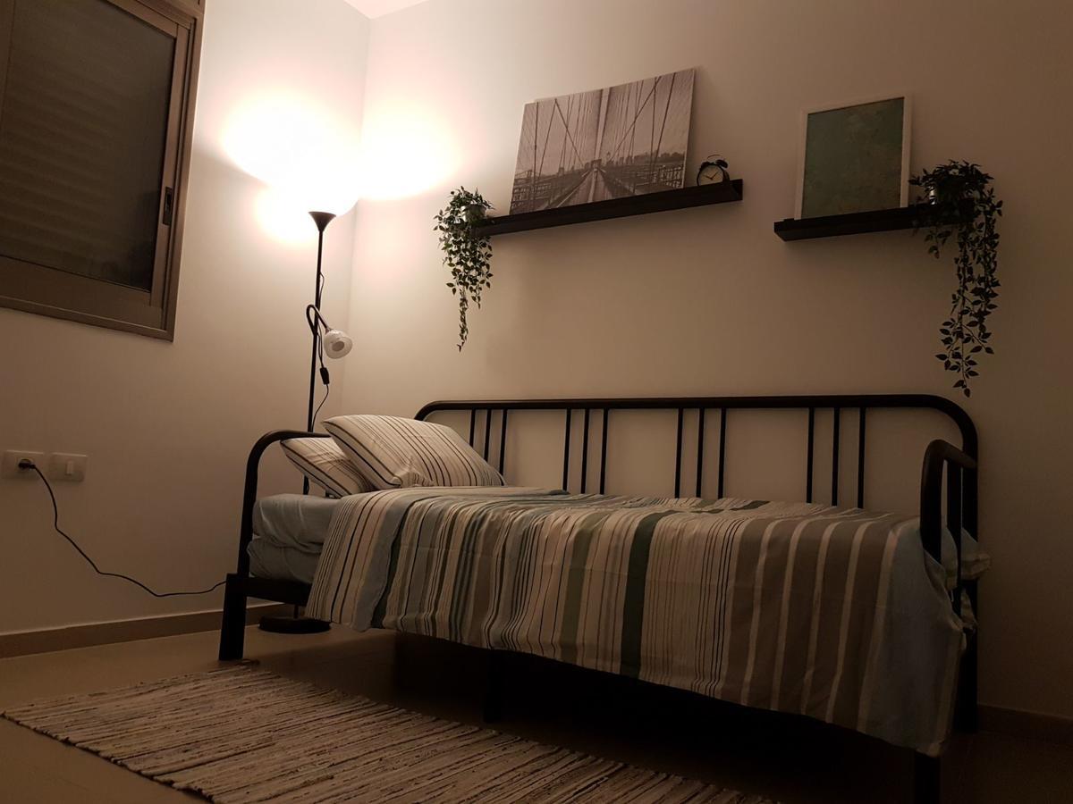 Private Bed/Bathroom In Netanya Extérieur photo