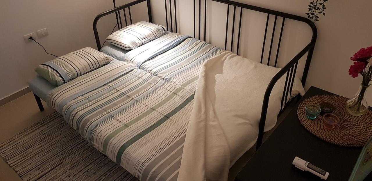 Private Bed/Bathroom In Netanya Extérieur photo